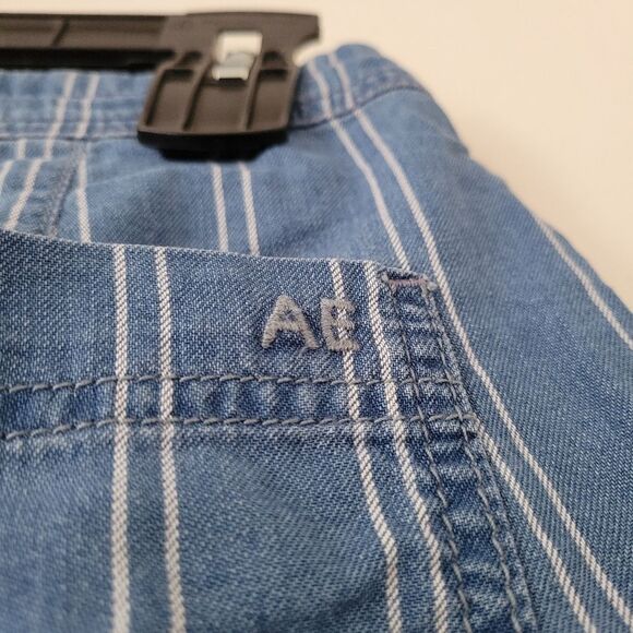 American Eagle Super Hi-Rise Vertical Stripe Chambray Shorts NWT 2 Blue - Picture 9 of 10